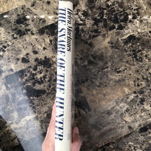 The Snare of the Hunter by Helen MacInnes 1974 Book Club Edition Hardcover DJ - Picture 3 of 10